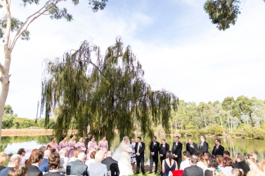 Under the willow tree - photo by Viva Life Photography Weddings